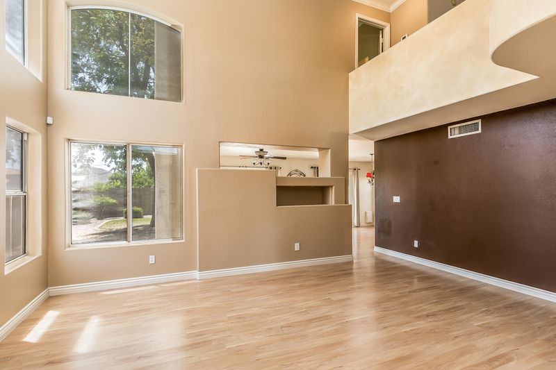 1355 E Angela Dr, Phoenix, AZ 85022