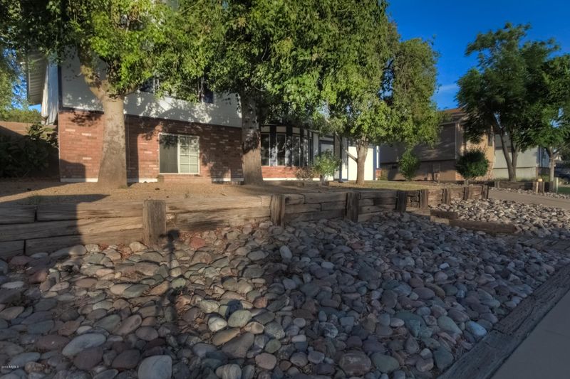 1355 N 64th St, Mesa, AZ 85205