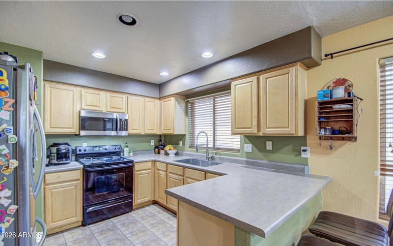 13556 W Desert Flower Dr, Goodyear, AZ 85395