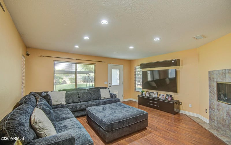 13556 W Desert Flower Dr, Goodyear, AZ 85395
