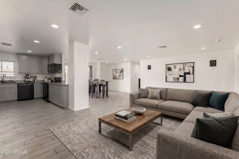 136 E Palmcroft Dr, Tempe, AZ 85282