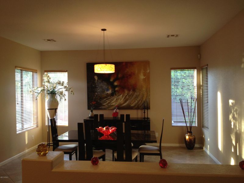 136 E Smoke Tree Rd, Gilbert, AZ 85296