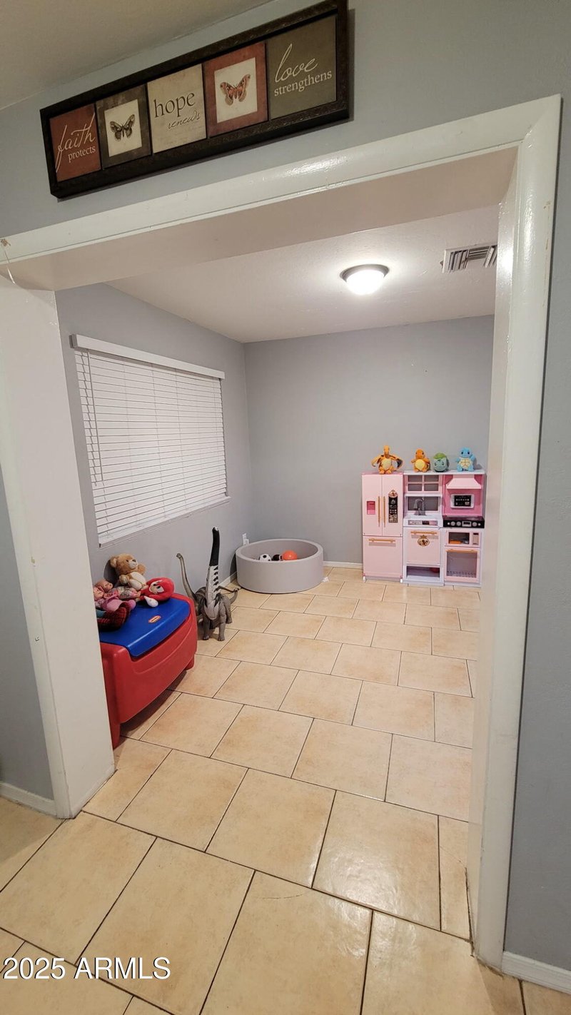 136 Solano Dr, Goodyear, AZ 85338