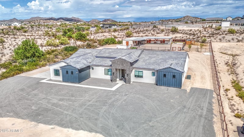 1360 W Catherine Ln, San Tan Valley, AZ 85144