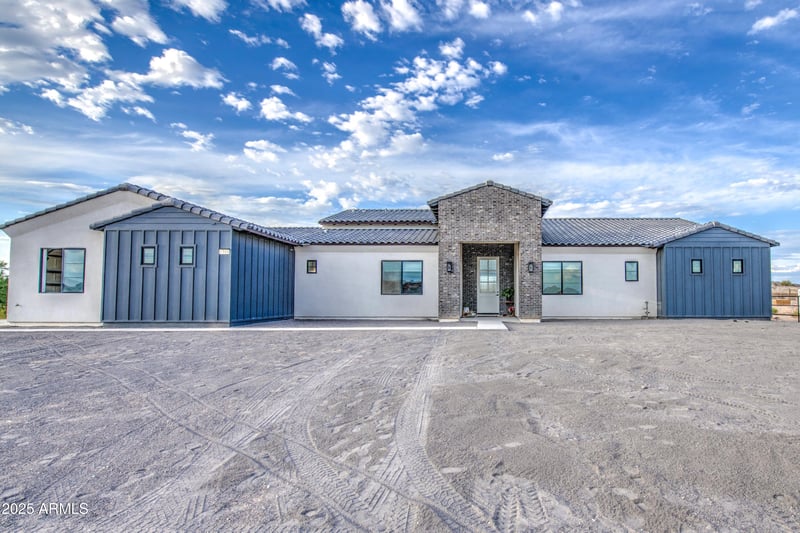 1360 W Catherine Ln, San Tan Valley, AZ 85144