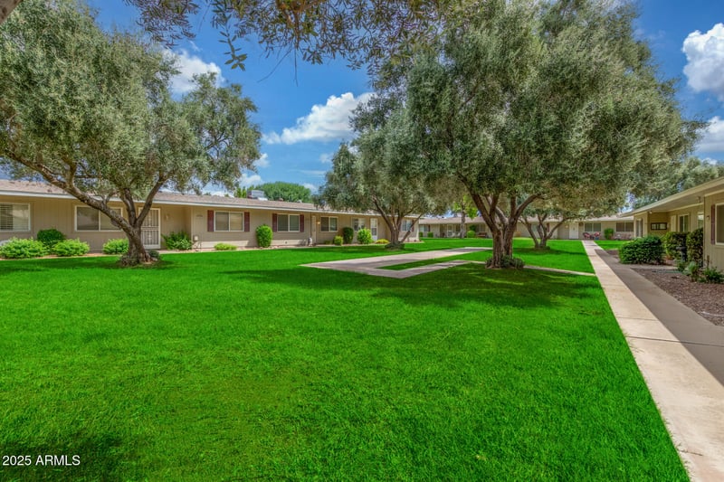 13601 111th Ave, Sun City, AZ 85351