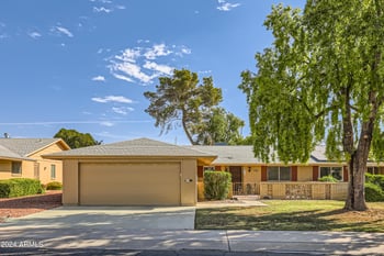 13605 Redwood Dr, Sun City, AZ 85351