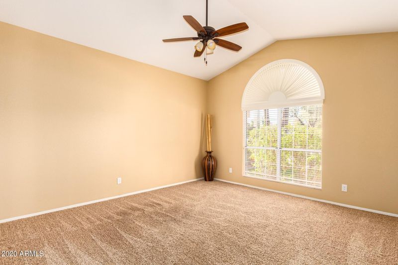 13605 S 41st St, Phoenix, AZ 85044
