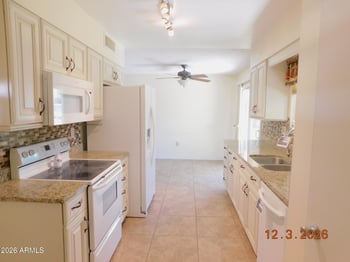 13606 Redwood Dr, Sun City, AZ 85351