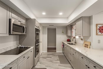 13610 Hawthorn Dr, Sun City, AZ 85351