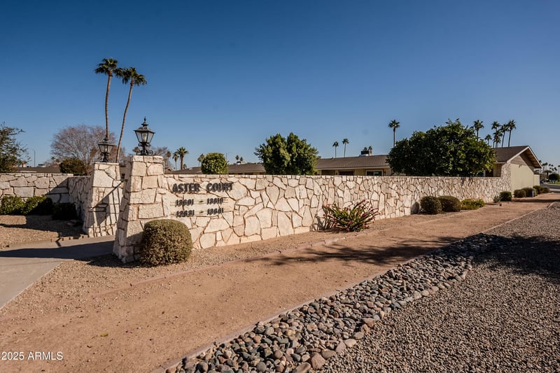 13611 Newcastle Dr, Sun City, AZ 85351