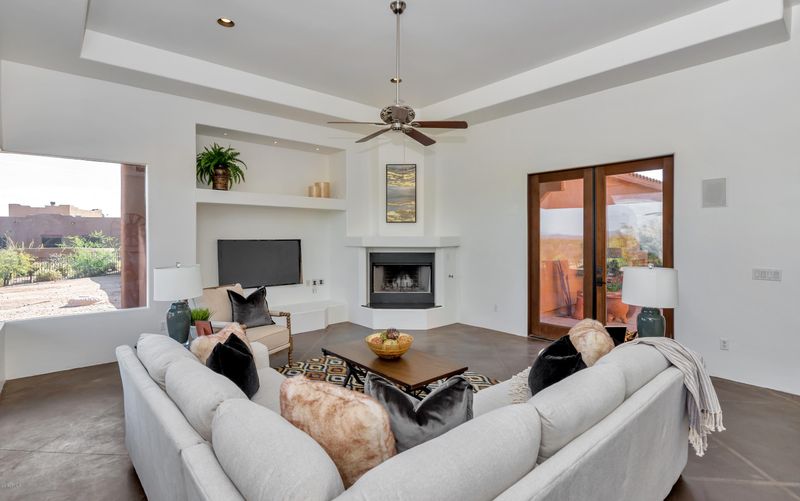 13614 E Whitethorn Dr, Scottsdale, AZ 85262