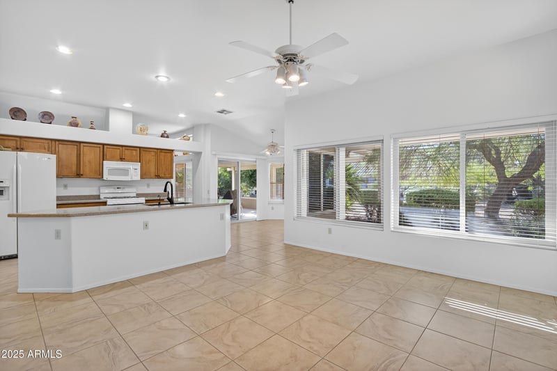 13619 Robertson Dr, Sun City West, AZ 85375