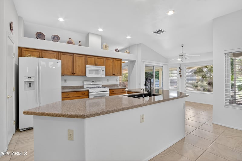 13619 Robertson Dr, Sun City West, AZ 85375