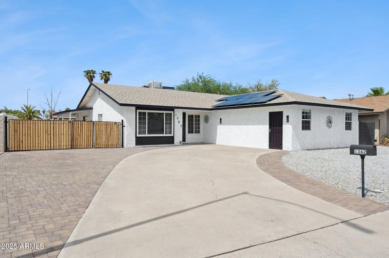 1362 Date --, Mesa, AZ 85210