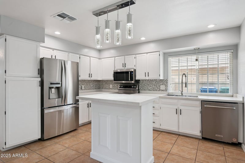 1362 Date --, Mesa, AZ 85210