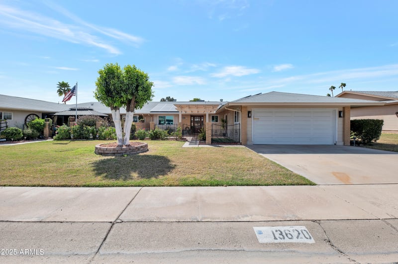 13620 Hawthorn Dr, Sun City, AZ 85351