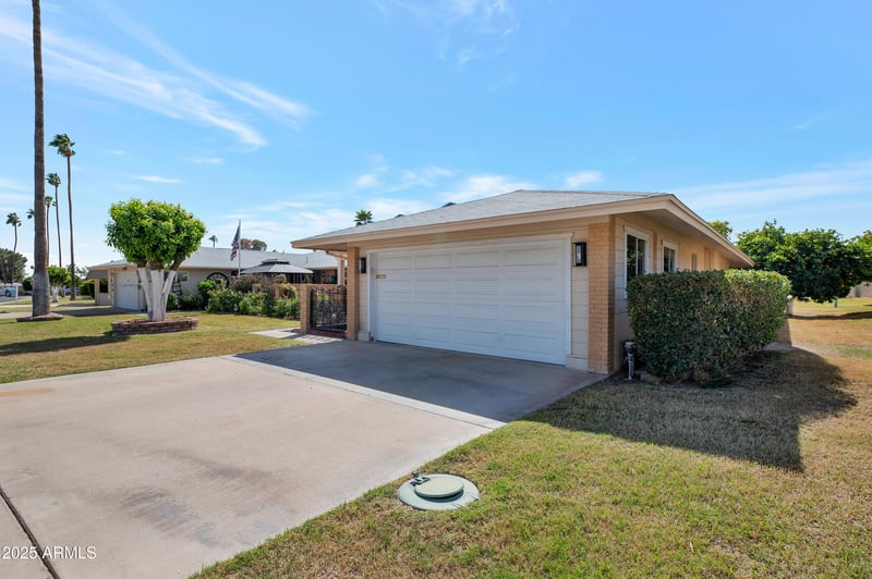 13620 Hawthorn Dr, Sun City, AZ 85351