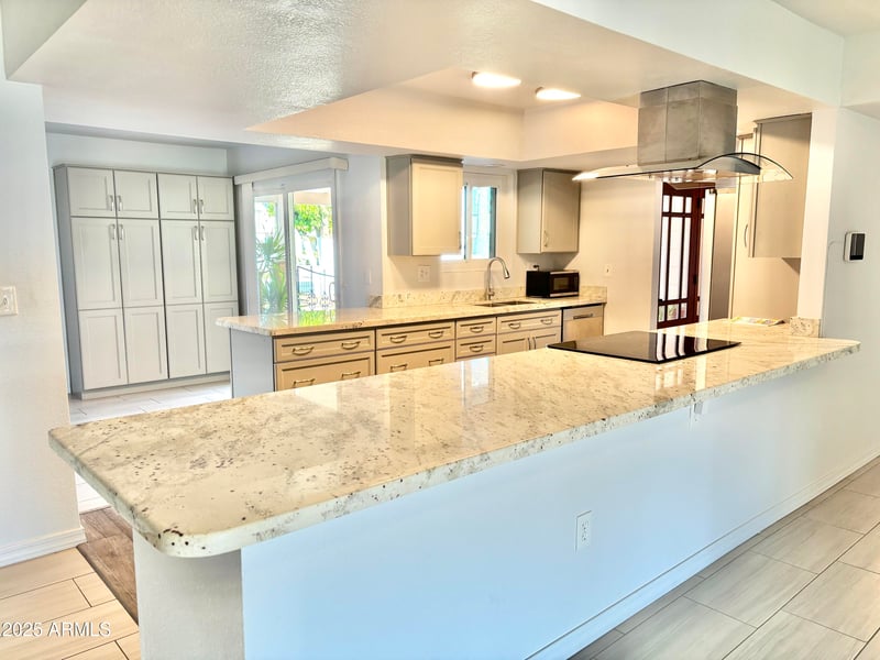 13620 Hawthorn Dr, Sun City, AZ 85351
