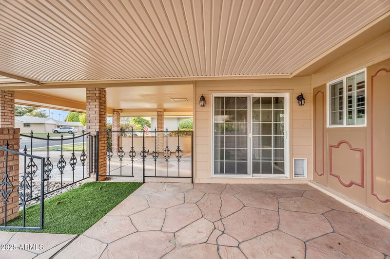 13621 Emberwood Dr, Sun City, AZ 85351