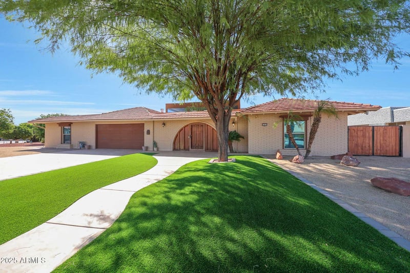 13626 Tan Tara Point, Sun City, AZ 85351
