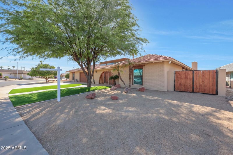 13626 Tan Tara Point, Sun City, AZ 85351
