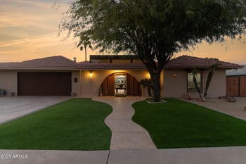 13626 Tan Tara Point, Sun City, AZ 85351