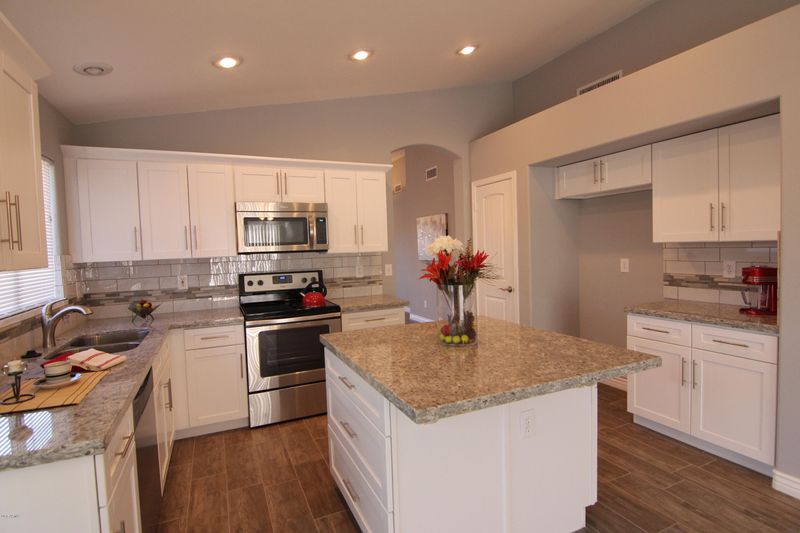 1363 E Constitution Dr, Chandler, AZ 85225