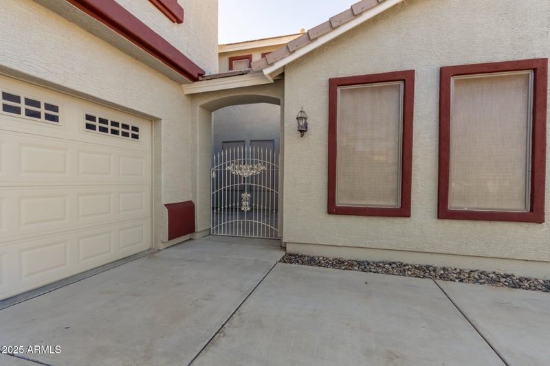 13635 Calavar Rd, Surprise, AZ 85379