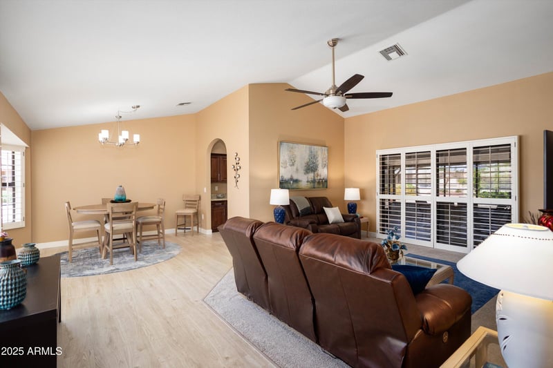 13635 Gemstone Dr, Sun City West, AZ 85375