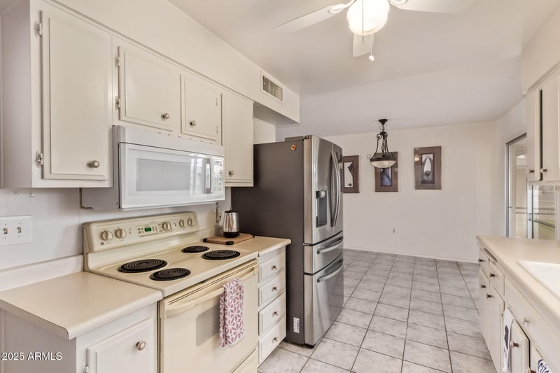 13636 Redwood Dr, Sun City, AZ 85351