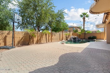 13636 W Mauna Loa Ln, Surprise, AZ 85379