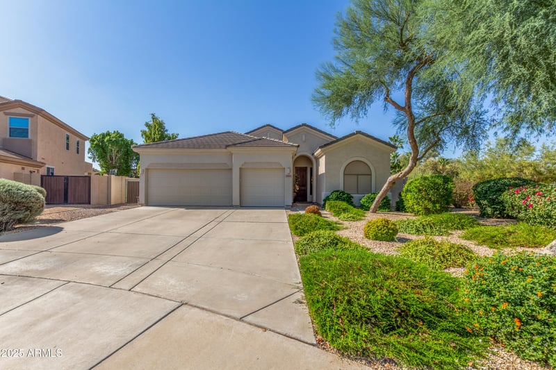 13641 Alvarado Dr, Goodyear, AZ 85395