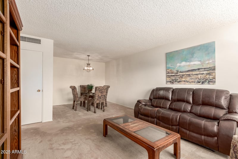 13642 Silverbell Dr, Sun City, AZ 85351