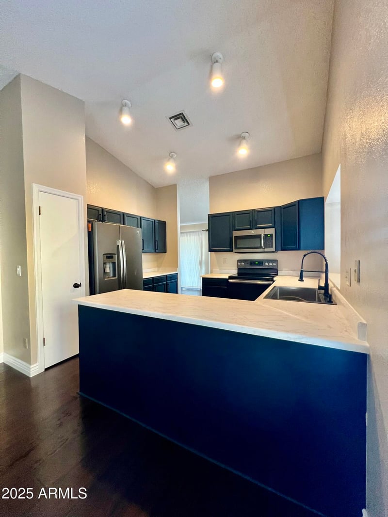 13643 36th Way, Phoenix, AZ 85044
