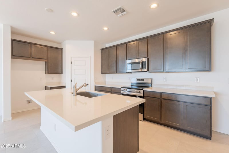 1365 215th Ln, Buckeye, AZ 85326