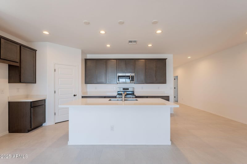 1365 215th Ln, Buckeye, AZ 85326