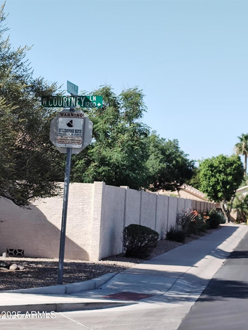 1365 Courtney Ln, Tempe, AZ 85284