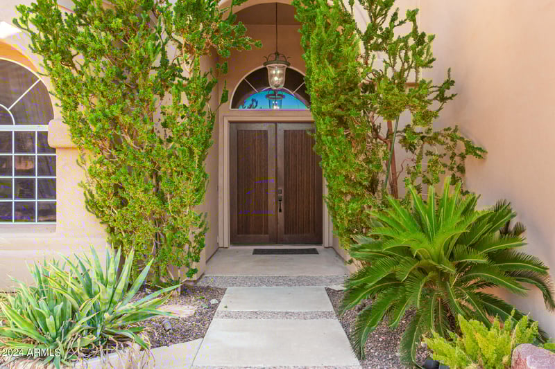 1367 Desert Flower Ln, Phoenix, AZ 85048