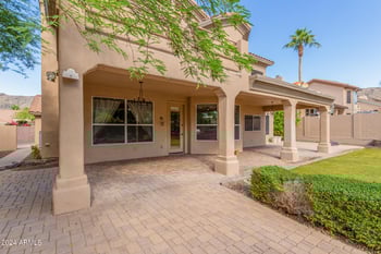 1367 Desert Flower Ln, Phoenix, AZ 85048
