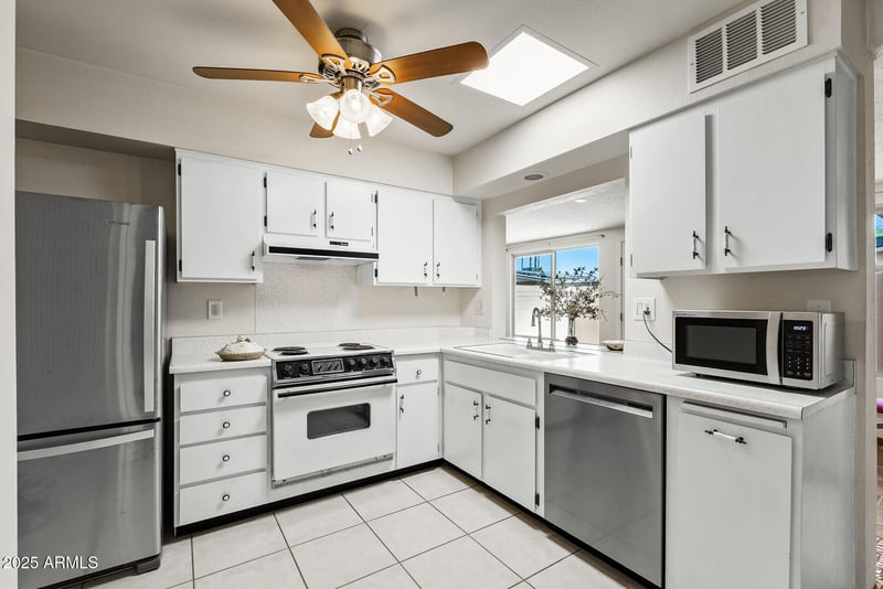 13671 111th Ave, Sun City, AZ 85351