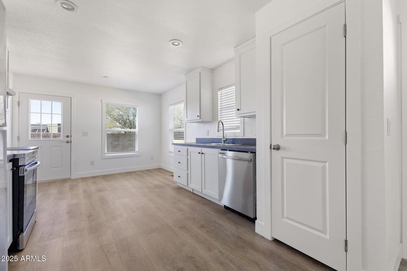 1368 76th Pl, Mesa, AZ 85209