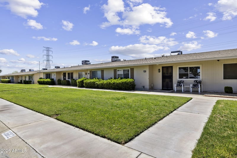 13682 Garden Court Dr, Sun City, AZ 85351