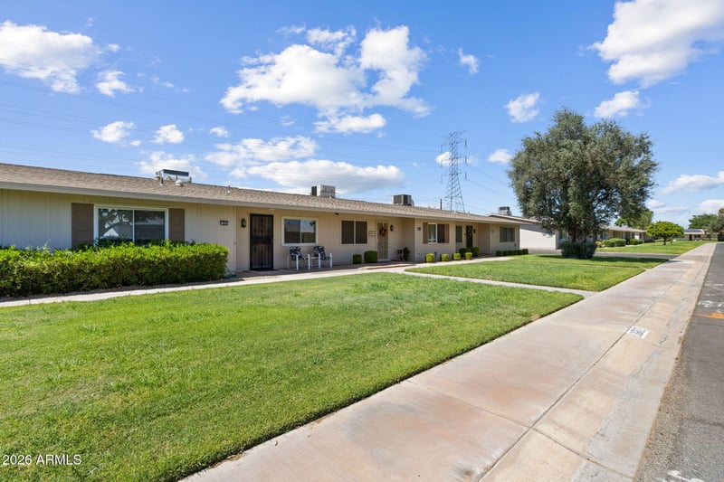 13682 Garden Court Dr, Sun City, AZ 85351