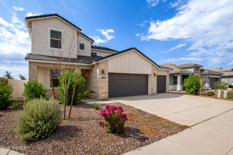 1369 Sussex St, San Tan Valley, AZ 85143