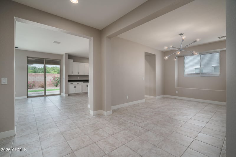 13710 174th Ln, Surprise, AZ 85388