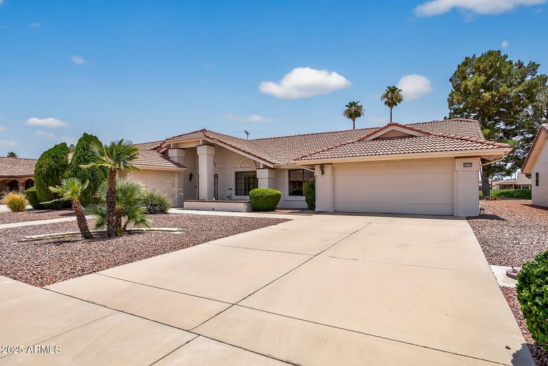13711 Gable Hill Dr, Sun City West, AZ 85375
