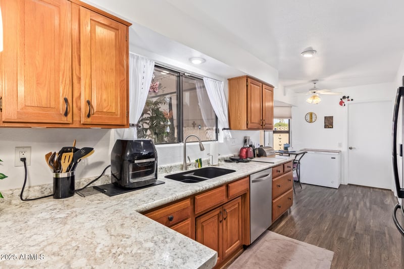 13718 Gable Hill Dr, Sun City West, AZ 85375