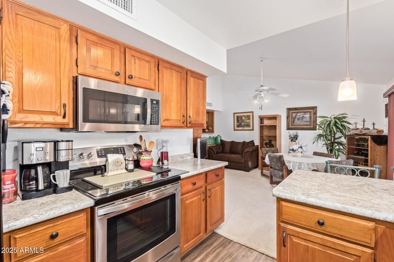 13718 Gable Hill Dr, Sun City West, AZ 85375