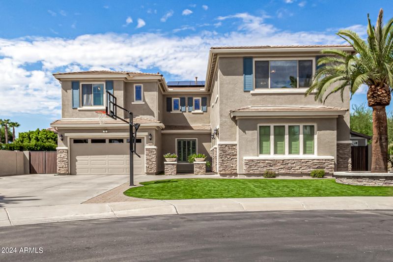 1372 E Lovebird Ct, Gilbert, AZ 85297